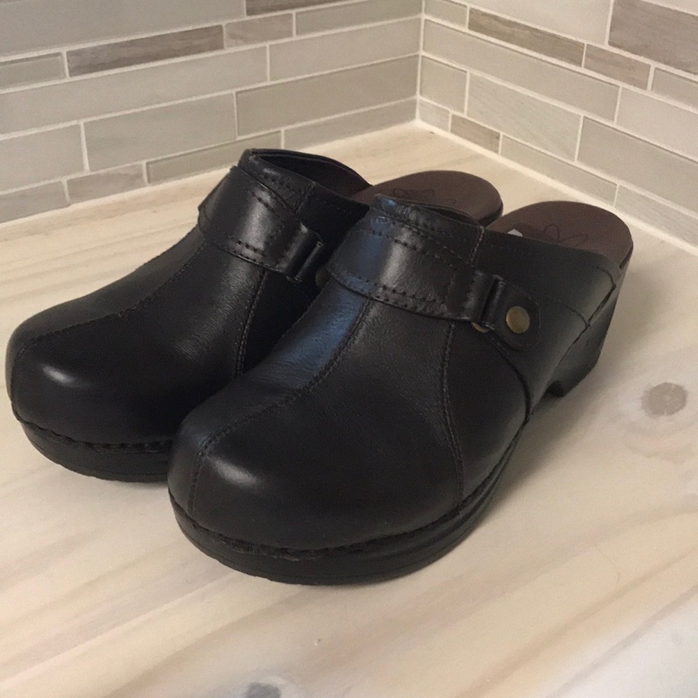 Sanita clogs